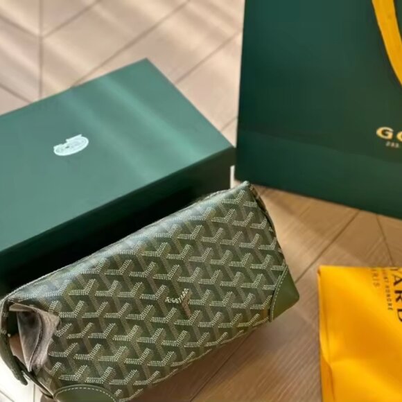 Goyard toiletry bag - Picture 3 of 7